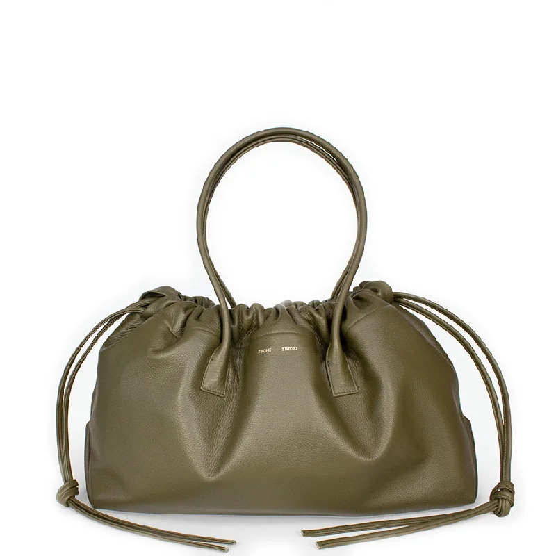 SPACIOUS LEATHER SHOPPER "QUINN" IN OLIVE